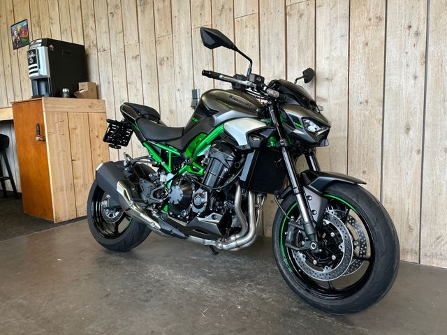 kawasaki - z900