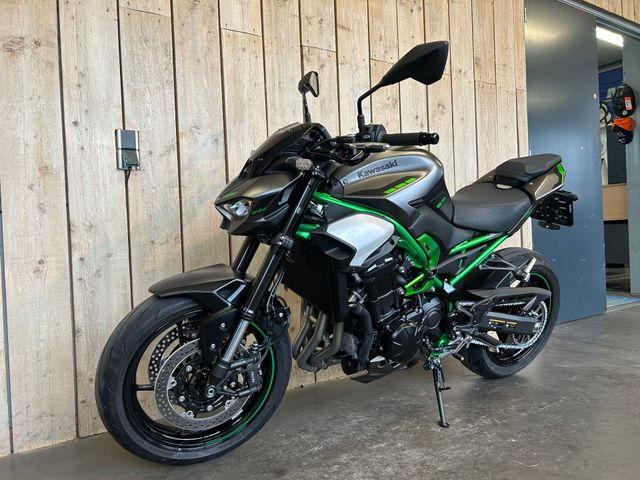 kawasaki - z900