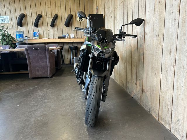 kawasaki - z900