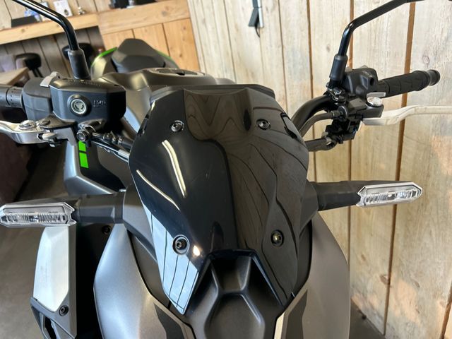 kawasaki - z900