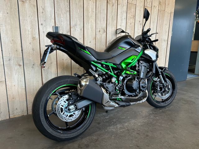 kawasaki - z900