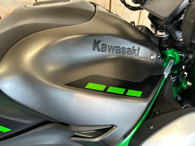 kawasaki - z900