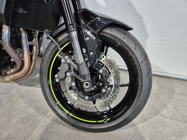 kawasaki - z900