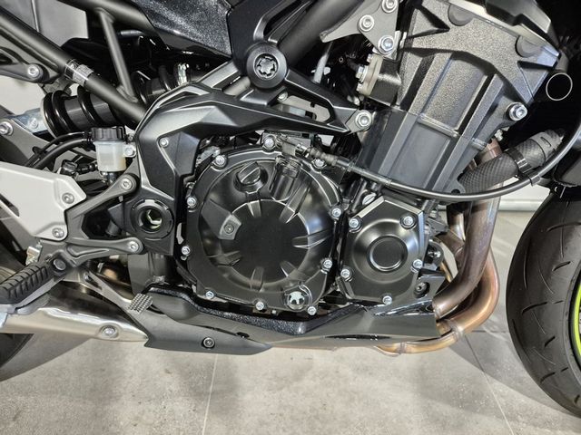 kawasaki - z900