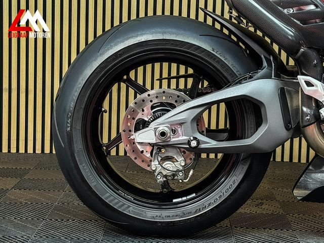 ducati - panigale-v4-s
