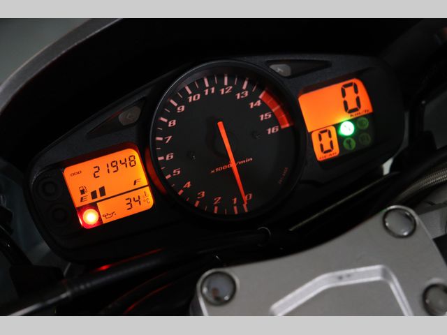 suzuki - gsr-600