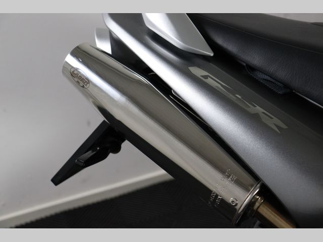 suzuki - gsr-600