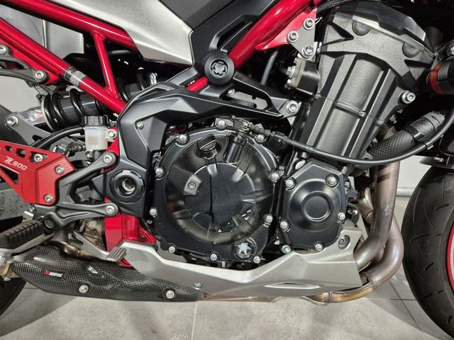 kawasaki - z900