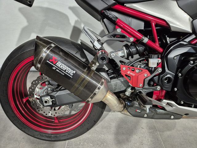 kawasaki - z900