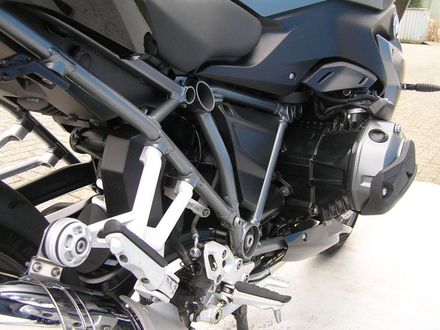 bmw - r-1200-rs