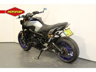 YAMAHA MT 09 SP – foto 4