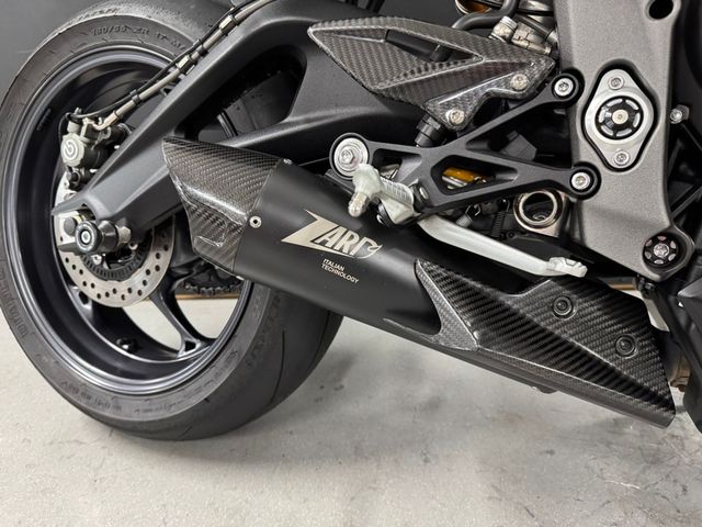 triumph - street-triple-rs