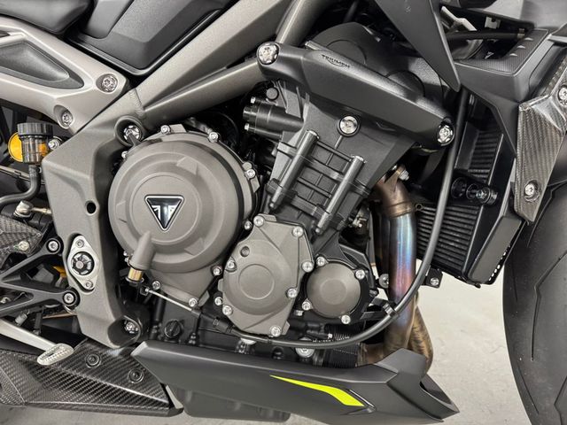 triumph - street-triple-rs