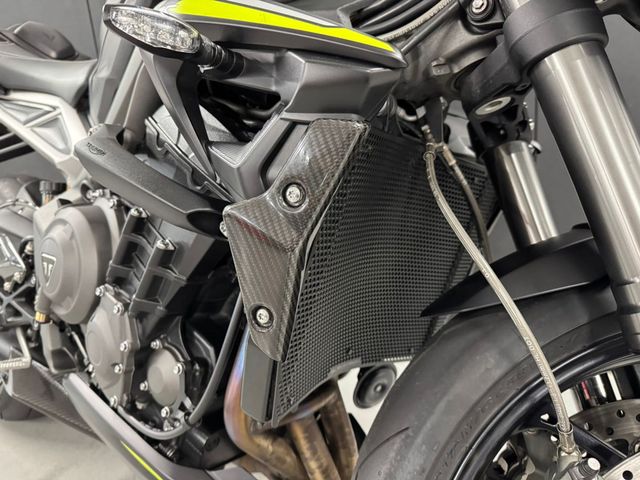 triumph - street-triple-rs