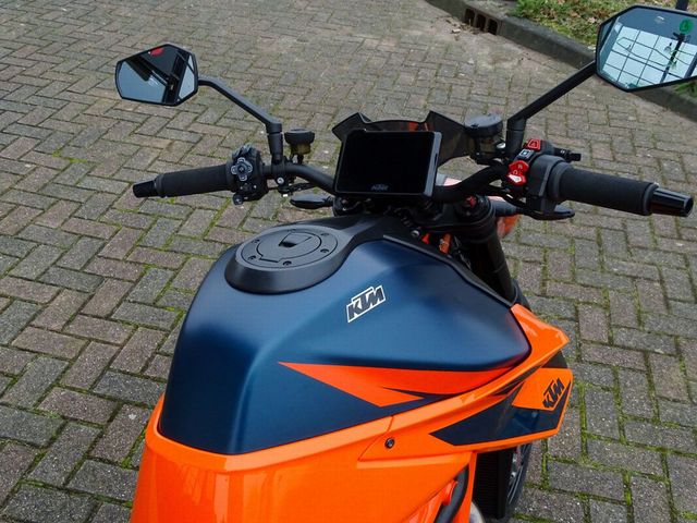 ktm - 1290-super-duke-r