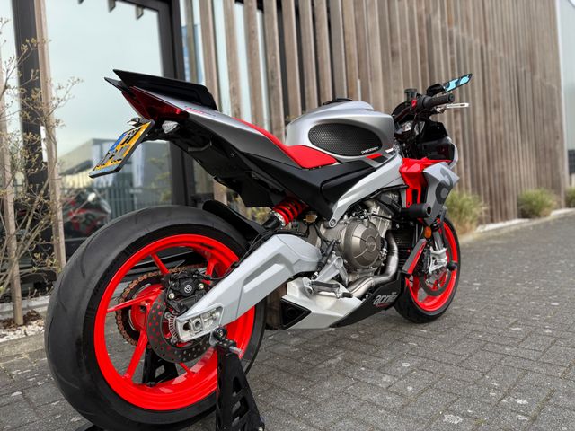 aprilia - tuono-660