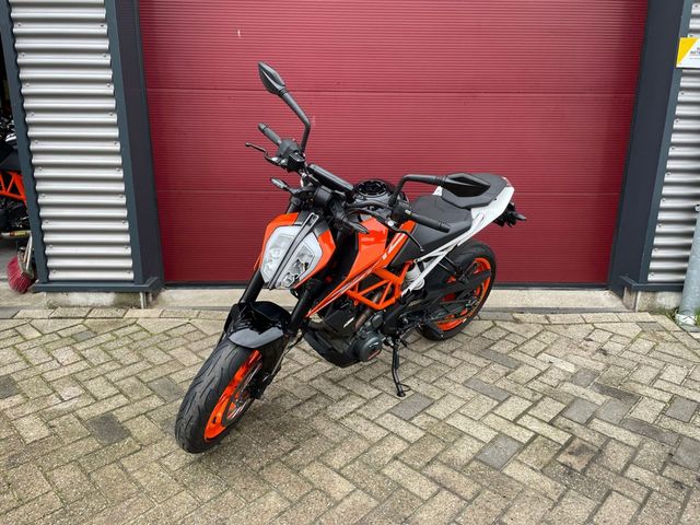 ktm - 390-duke-abs