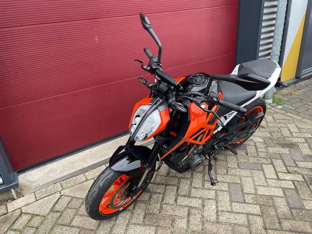 ktm - 390-duke-abs