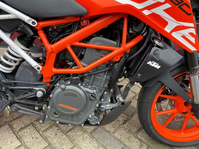ktm - 390-duke-abs