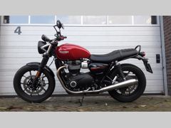 TRIUMPH STREET TWIN