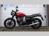 TRIUMPH STREET TWIN