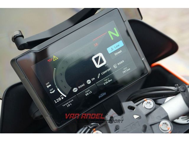 ktm - 1290-super-duke-gt