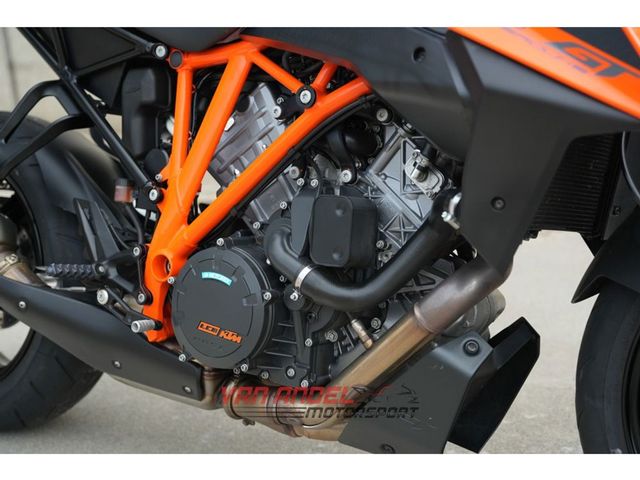 ktm - 1290-super-duke-gt