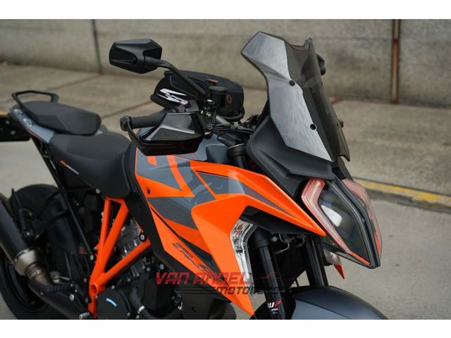 ktm - 1290-super-duke-gt