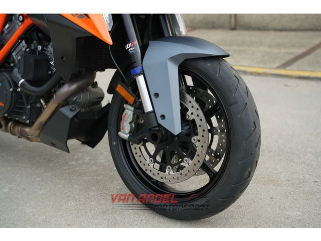 ktm - 1290-super-duke-gt
