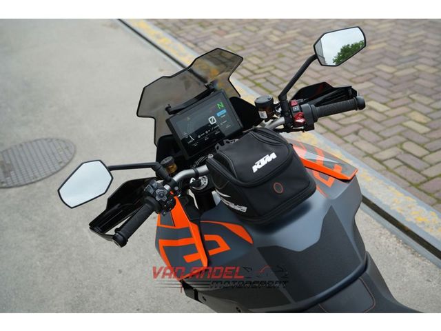 ktm - 1290-super-duke-gt