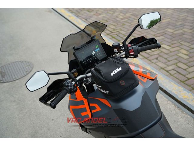 ktm - 1290-super-duke-gt