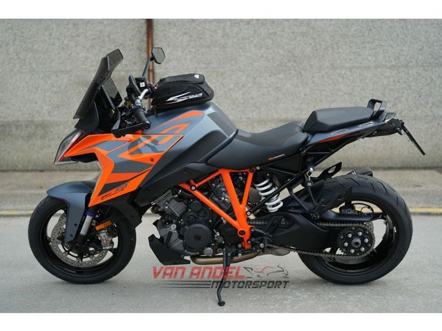 ktm - 1290-super-duke-gt