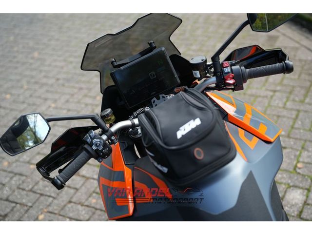 ktm - 1290-super-duke-gt