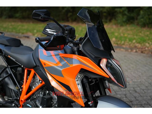 ktm - 1290-super-duke-gt