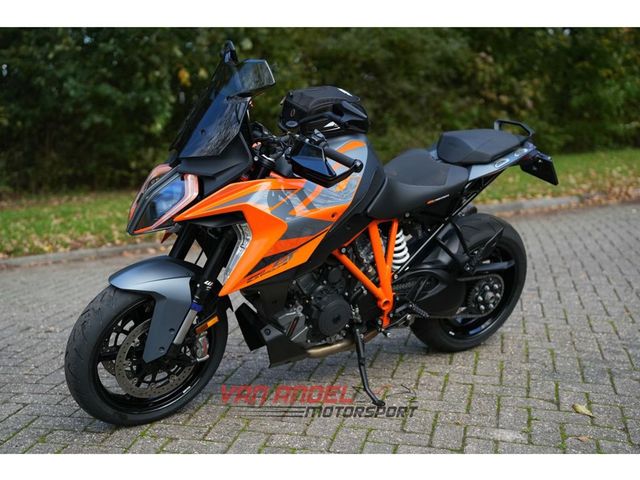 ktm - 1290-super-duke-gt
