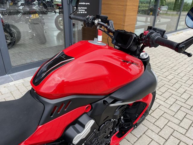 ducati - diavel-v4