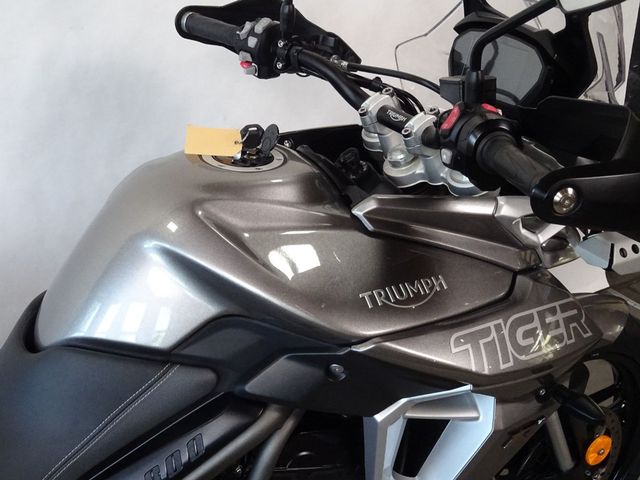triumph - tiger-800-xrt