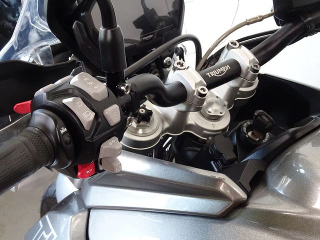 triumph - tiger-800-xrt
