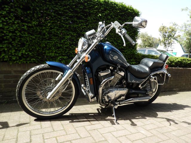 suzuki - vs-800-intruder