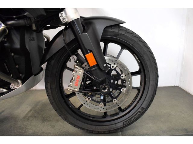 bmw - r-1300-gs