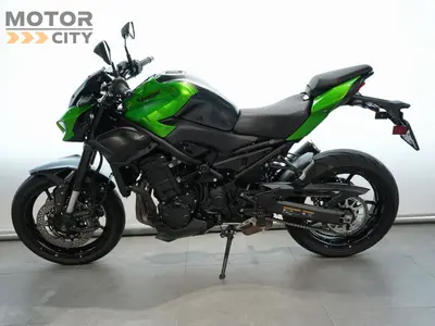 KAWASAKI Z900 – foto 4