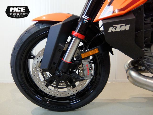 ktm - 1390-super-duke-r