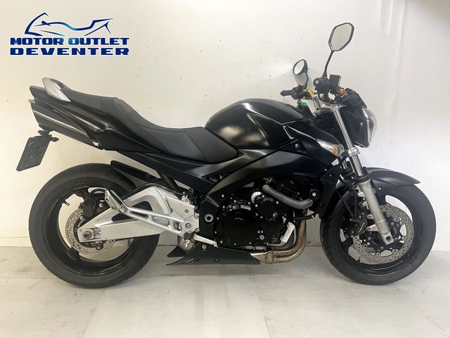 suzuki - gsr-600