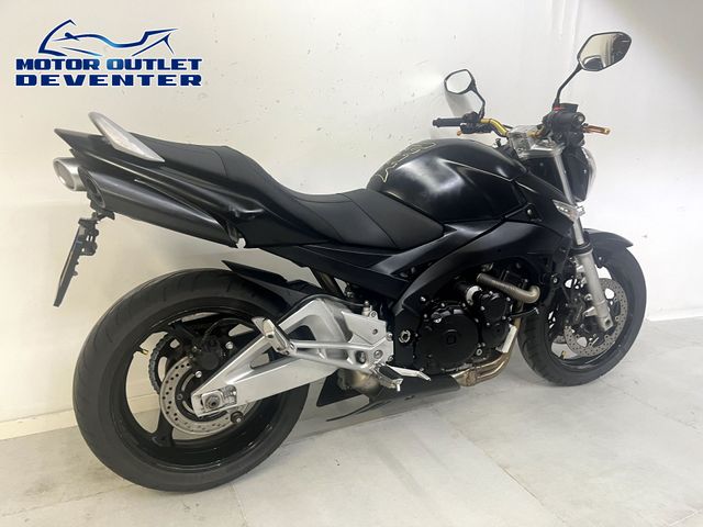 suzuki - gsr-600