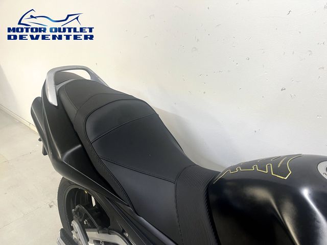 suzuki - gsr-600