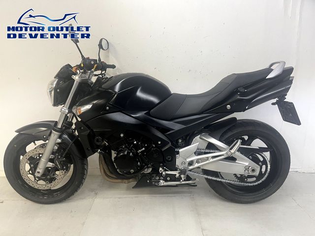 suzuki - gsr-600
