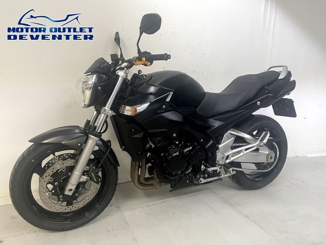 suzuki - gsr-600