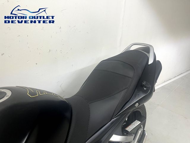 suzuki - gsr-600