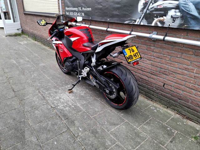 honda - cbr-1000-rr-fireblade-c-abs