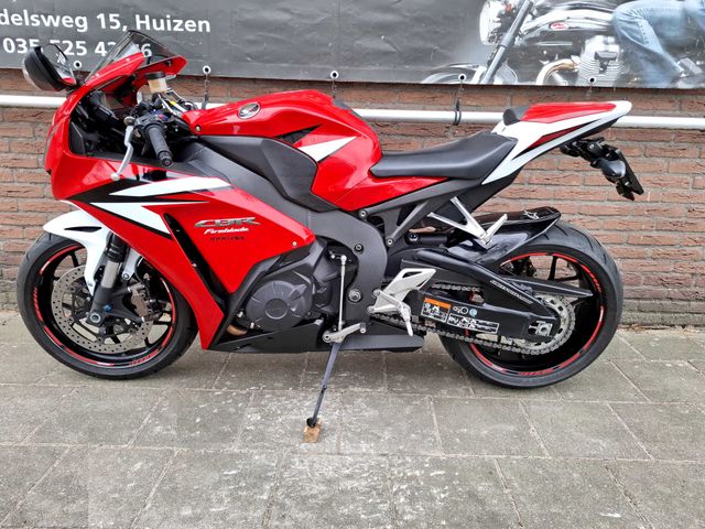 honda - cbr-1000-rr-fireblade-c-abs